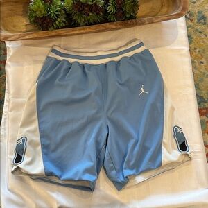 Jordan UNC Tar Heels Shorts Men’s North Carolina Baggy Basketball Y2K medium
